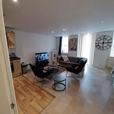 Alhambra Theatre Apartment *